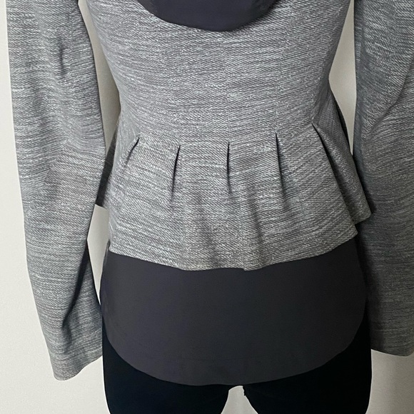 Lululemon jacket - Picture 3 of 4